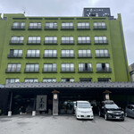 美湯の宿 - 日本の文化を表現する外観