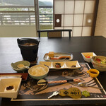 美湯の宿 - 湯田中の下界を見ながらの食事　最高です。