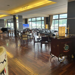 美湯の宿 - 広々としたラウンジ　表の景色が良いですね。