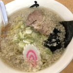 まる久食堂 - 料理写真:背脂正油ラーメン(税込748円)