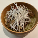 メイ - ❾鴨の出汁を使ったパスター風グリーンカレー。
      ナス、万願寺唐辛子、ゴーヤとカッペリーニ。