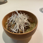 メイ - 鴨の出汁を使ったパスター風グリーカレー。
      ナス、万願寺唐辛子、ゴーヤとカッペリーニ。