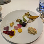 メイ - ❺シェフの実家小田原の岩田農園、佐賀県あいちゃん農園の西洋野菜などの夏野菜。