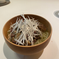 メイ - 鴨の出汁を使ったパスター風グリーカレー。
                    ナス、万願寺唐辛子、ゴーヤとカッペリーニ。