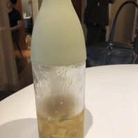 JINBO MINAMI AOYAMA - いろんなものが漬け込まれていて、もはやレモンスカッシュじゃないじゃん。でもレモンの爽やかさがあります。