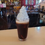 Kafe Resutoran Koruma Ru - ◯キャラメルコーヒ
                      キャラメルシロップが入ってるコーヒとなる。
                      割と甘め。
                      コーヒの酸味とキャラメルシロップの味わいが
                      合ってるとは思える。