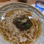 割烹 市川 - 夫の注文のお蕎麦　こちらもお店で打っています。　とろろ昆布が夫はツボらしい（笑）