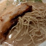 神虎 - 麺とチャーシュー