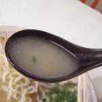 末広食堂 - スープ　すくい上げ