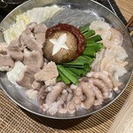 Mangetsu - ナコプセ（牛ホルモン＆いいタコ＆エビの鍋）