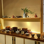 料理屋そうびき - 名品が並ぶ