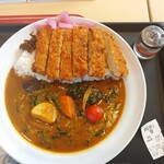 マイカリー食堂 - 彩り野菜の大判ヒレかつカレー