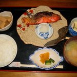 りん - 日替わり御膳「釧路産紅さけ吟醸焼き」950円