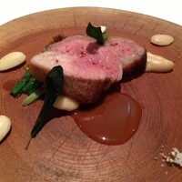 オマージュ - イモ豚ロースのロティ　アーモンドとニンニクピュレ