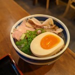 Ramen Amanto - レアチャーシュー丼