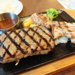 ビッグボーイ - 粗挽きビーフハンバーグ＆グリルチキン