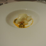 リストランテ カノフィーロ - パッションフルーツと和梨、白ワインのジェラート