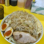 ラーメン ヒカリ - 味玉ラーメン890円麺大400gニンニク野菜マシマシ