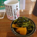 Haginomiya Seimenjo - アップルジュースと漬物準備