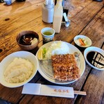 水塩土菜 - ヒレかつ定食、2,893円