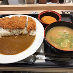 松のや - 得朝ロースカツカレー豚汁。コロッケ。