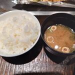 鉄板二百℃ - 定食に付くご飯と味噌汁