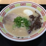 博多屋台ラーメン 一幸舎 - 味玉屋台豚骨ラーメン