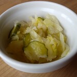 Rokaru Indhia - ミニサラダはキャベツと胡瓜の酢漬け