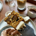 カフェ ザ サン リブズ ヒア - 