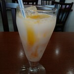 ナンハウス - マンゴーラッシー