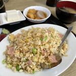 信栄食堂 - ぱらっとあっさりの和チャーハン