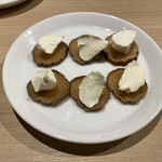 船橋ビール醸造所 - いぶりがっこチーズはビールに合いますよね！