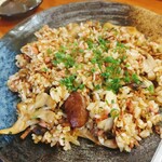 洋膳酒房 ひげ - 大葉とキノコの焼き飯