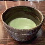 たでの葉 - ご主人がたてたお薄
      ご主人裏千家なのです。