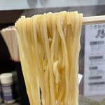 鶏そば啜る - 讃岐うどんで使う小麦を使用した麺はモッチり