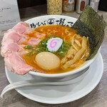 鶏そば啜る - 小牧店限定  海老醤塩中華そば 全のせ