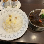 トマト - ビーフタンカレー 季節の野菜入り ライス大盛り