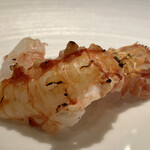 蒼 - さかな人 長谷川さんより 長井の赤座海老 ビスクと共に
      そり立つ様な新鮮な赤座海老の炭火焼き、熱が入り甘みが豊かに感じられます♪
      何度いただいてもこの美味しさに出会える感動はひとしおです。