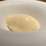 蒼 - 蒜山 ジャージミルクのアイスクリーム
      岡山県蒜山で育ったジャージー牛のミルクアイス、滑らかで濃厚な旨味ですけど後味がさっぱりなのです♪