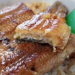 つきじ宮川本廛 - 身の表情。