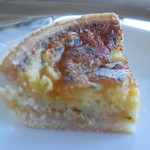 横浜モノリス - オニオンキッシュ