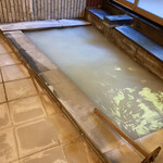 月の花 梟 - 無料貸し切り温泉一度入って頭を洗いました　4室だけなので、いつも空いてました　湯量の変更はしない方が良いと思います(共有の為) 足湯が現在は外に在り、火照った身体を外気で拭き取るのが、おすすめ！