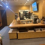 ちゃんこや 大関 - 広くなったカウンターでも、楽しくお過ごしいただけます。