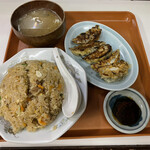 大雅 - チャーハン、餃子