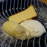 ル・プーレ ブラッスリーうかい - 至福のバスクチーズケーキ～ピーチパインと共に～