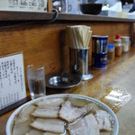 坂内食堂 - 味のある店内