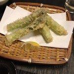 酒・肴 おまた - アスパラの天ぷら