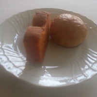 リストランテ・サリーレ - パン。トマト？ニンジン？ぽい味のパンもありました