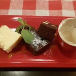 ビストロ デ トロワ - 