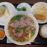 昔のベトナム - 牛肉のフォーと生春巻きセット